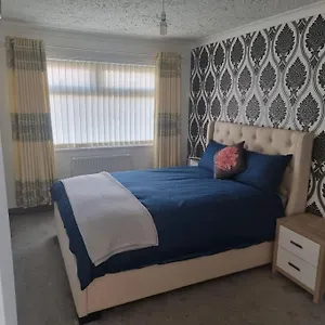 Cheerful 3 Bedroom House Heart Of Birmingham